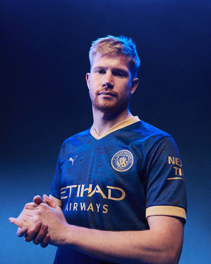 曼联对阵西汉姆联：阿莫林的换人争议与球队表现分析