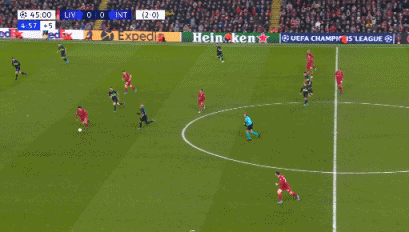 前教练：莱奥小时候的天赋只有C罗能与之相比